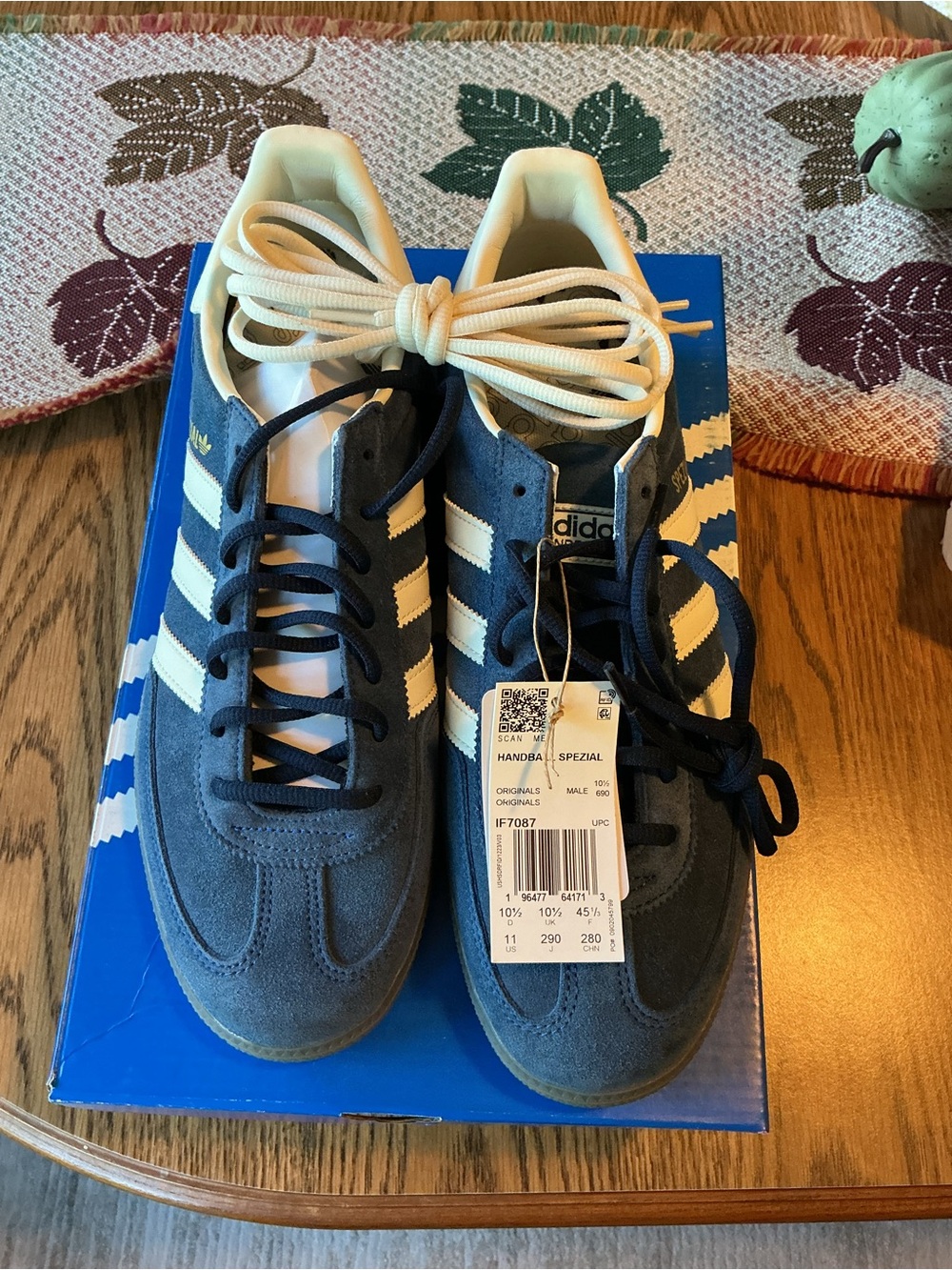 adidas Handball Spezial Sneakers Navy Blue and White IF7087 men’s 11 women’s 12
